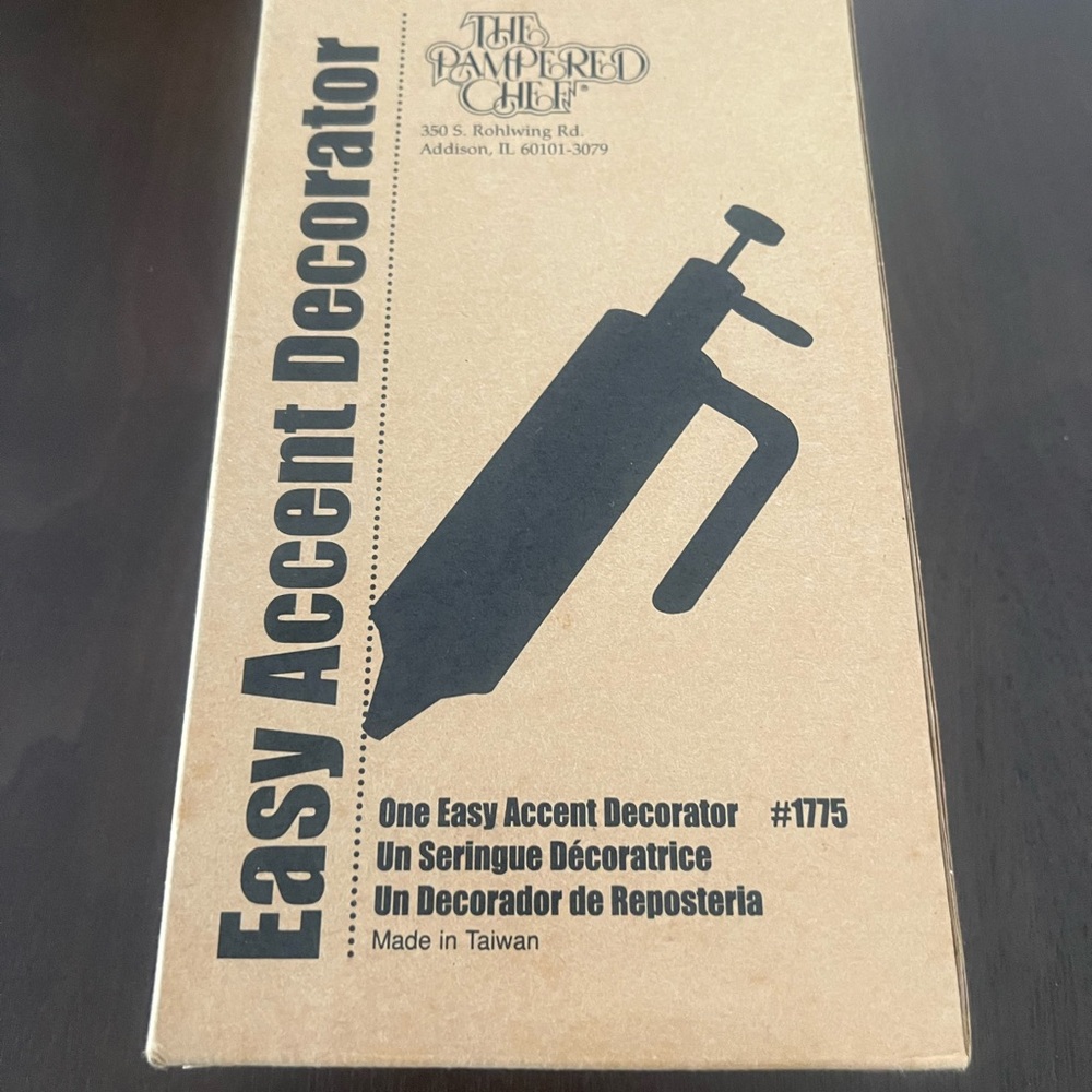 The Pampered Chef Black Easy Accent Decorator